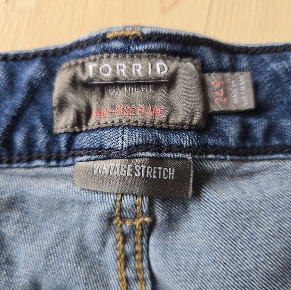 Torrid Mid Rise Vintage Stretch Flare Jeans Size 24 Short - Picture 7 of 11